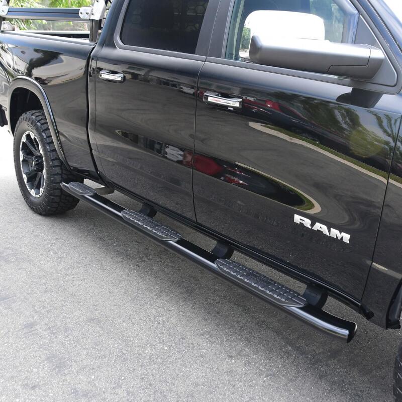 WES Nerf Bars - PRO TRAXX 5 - Westin 19-22 RAM 1500 CC 5ft7in. Bed (Excl. Classic) PRO TRAXX 5 W2W Oval Nerf Step Bars - Black
